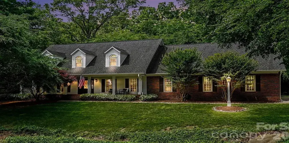 6128 Lake Providence Ln, Charlotte, NC 28277